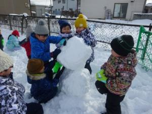 雪だるまつくろ～♪
